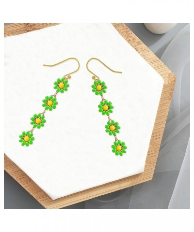 60 70s Daisy Flower Dangle Drop Earrings for Women Girl Sun Flower Enamel Dainty Elegant Colorful Summer Holiday Colorful Jew...